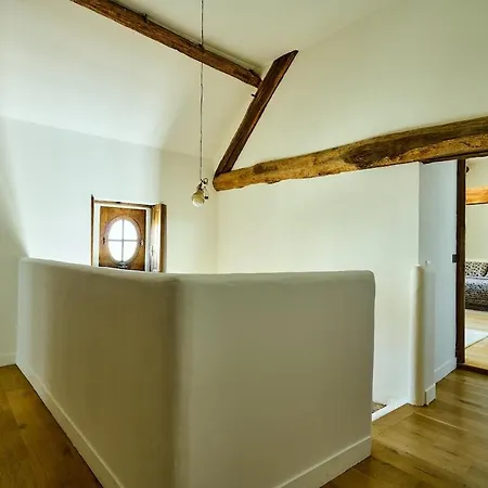 Charming House * Ury