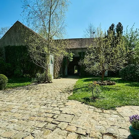 Villa Charming House Ury